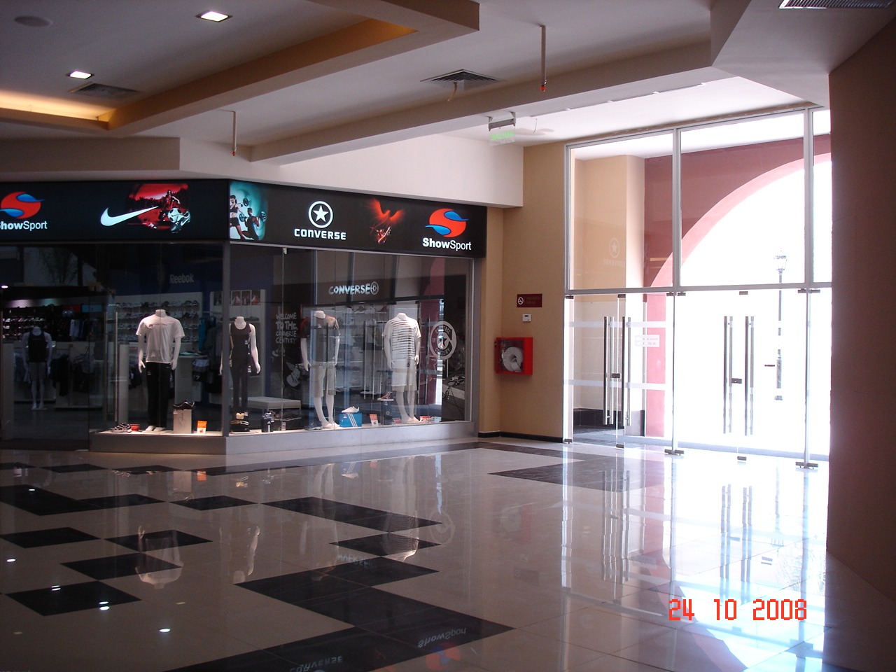 CENTENARIO SHOPPING - Bury Mayer Estudio de Arquitectura