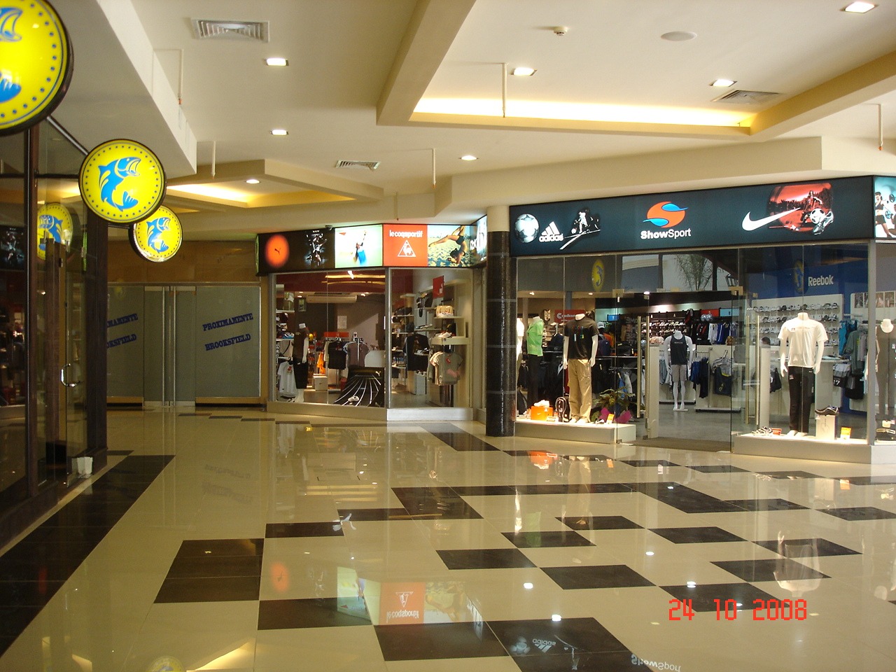 CENTENARIO SHOPPING - Bury Mayer Estudio de Arquitectura