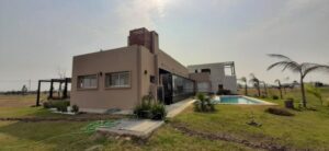 RESIDENCIA GV - CHACRAS DEL GOLF- CTES - Bury Mayer Estudio de Arquitectura