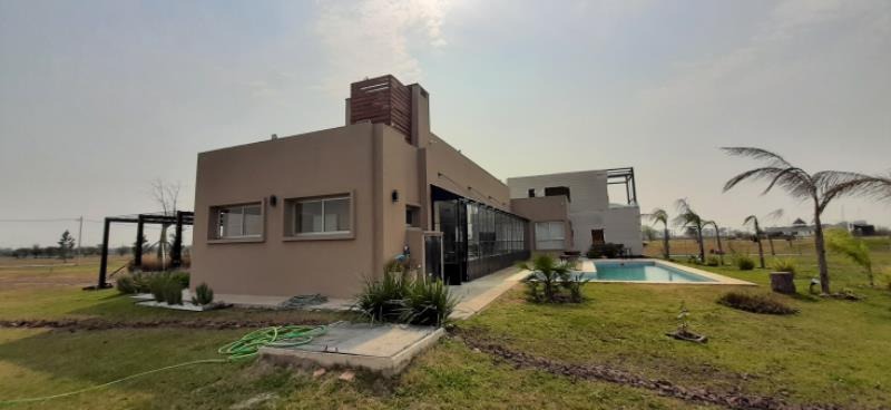 RESIDENCIA GV - CHACRAS DEL GOLF- CTES - Bury Mayer Estudio de Arquitectura