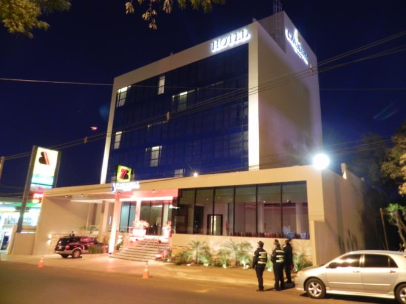 HOTEL CARNAVAL ENCARNACIÓN - Bury Mayer Estudio de Arquitectura
