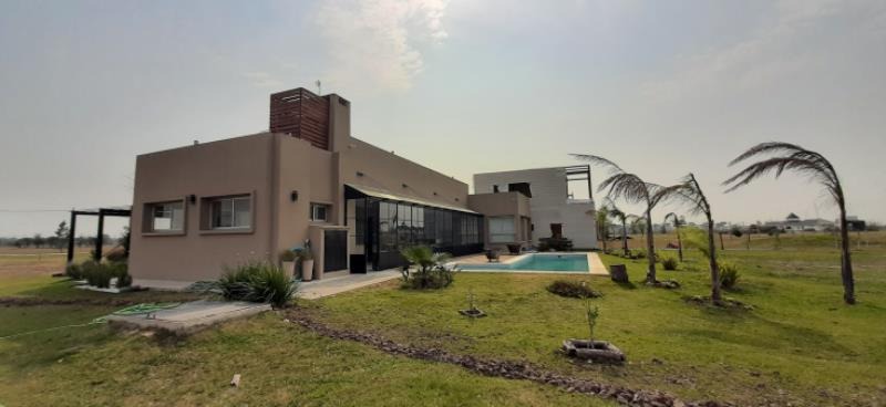 RESIDENCIA GV - CHACRAS DEL GOLF- CTES - Bury Mayer Estudio de Arquitectura