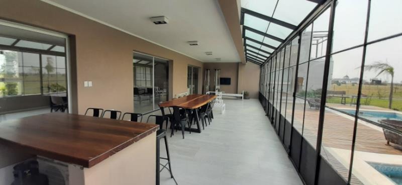 RESIDENCIA GV - CHACRAS DEL GOLF- CTES - Bury Mayer Estudio de Arquitectura