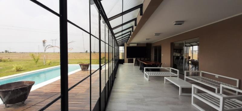 RESIDENCIA GV - CHACRAS DEL GOLF- CTES - Bury Mayer Estudio de Arquitectura